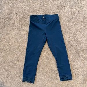 Zella dark powder blue sz small crop legging/active wear